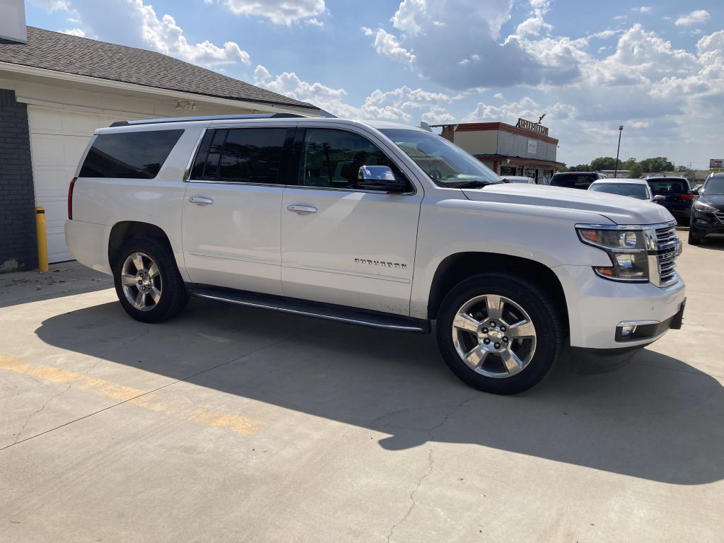 2017 Chevrolet Suburban Image 7