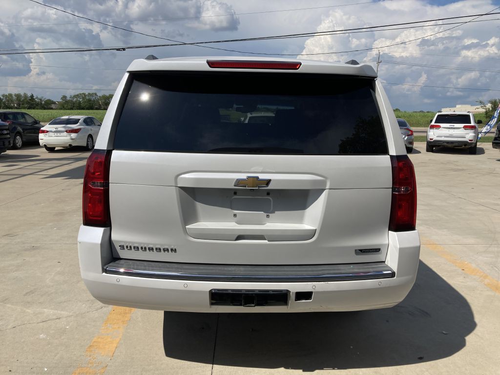 2017 Chevrolet Suburban Image 9
