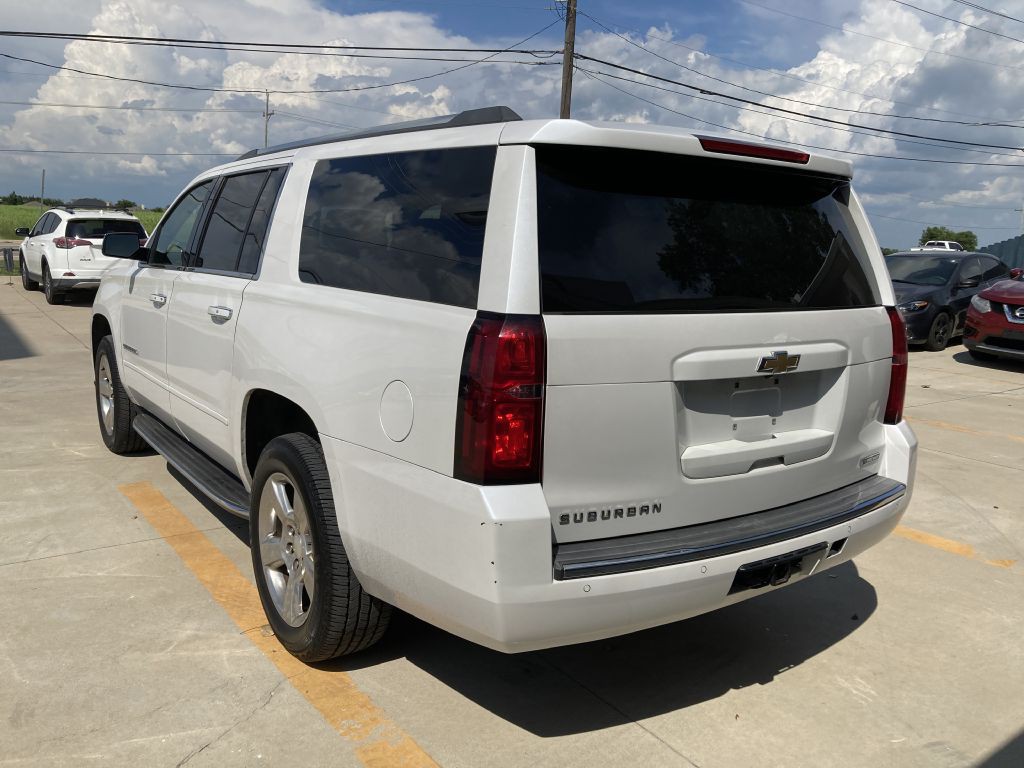2017 Chevrolet Suburban Image 11
