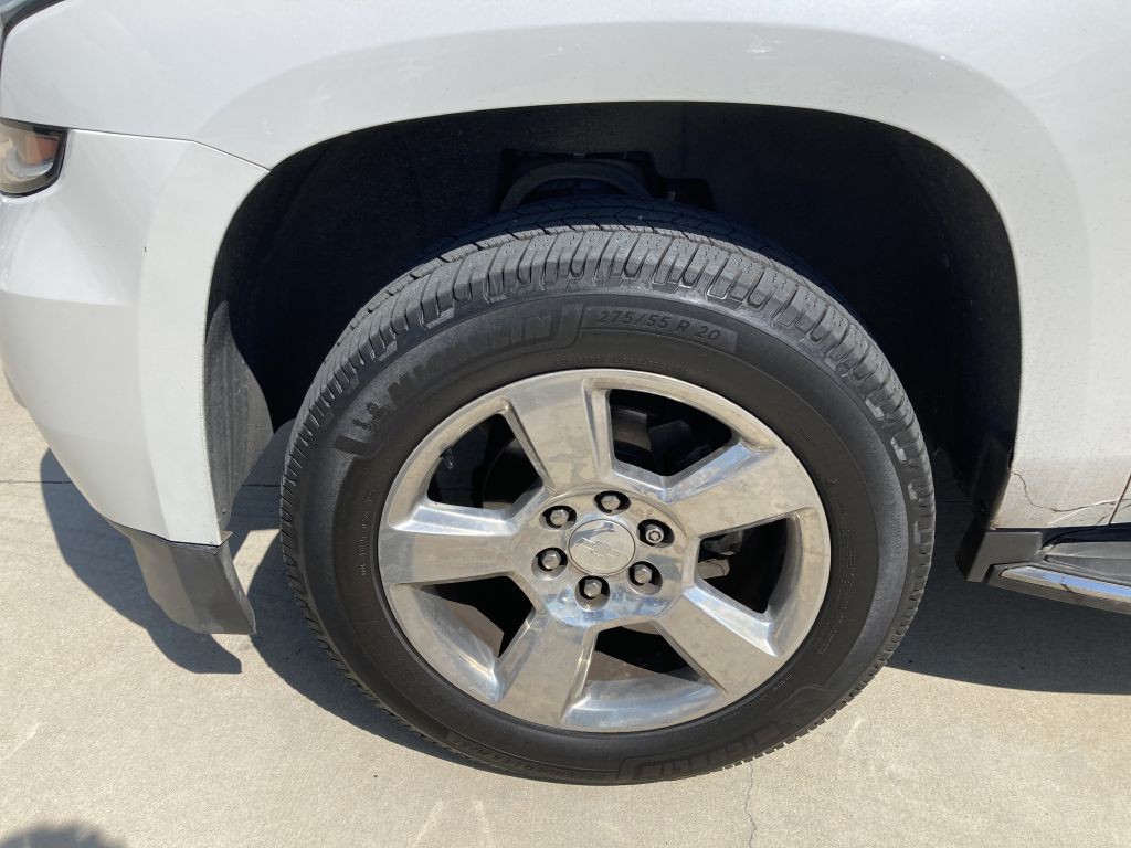 2017 Chevrolet Suburban Image 13