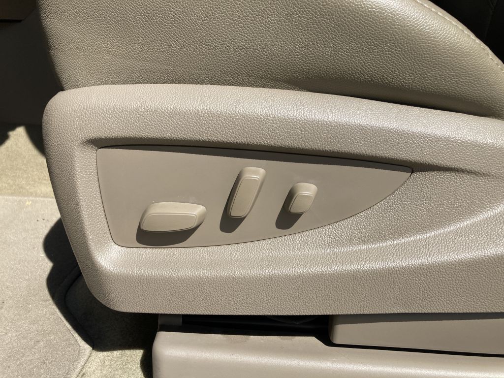 2017 Chevrolet Suburban Image 17