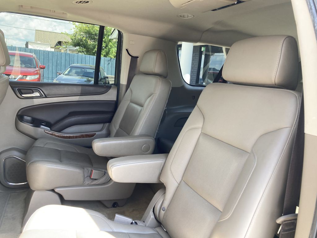 2017 Chevrolet Suburban Image 19