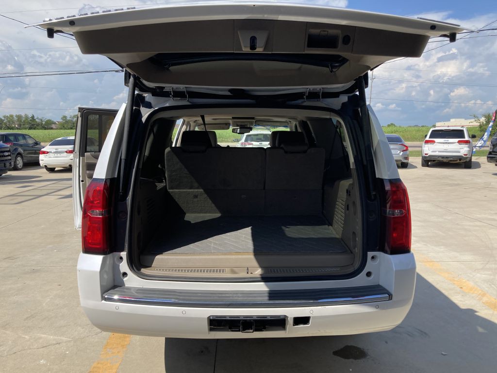 2017 Chevrolet Suburban Image 24