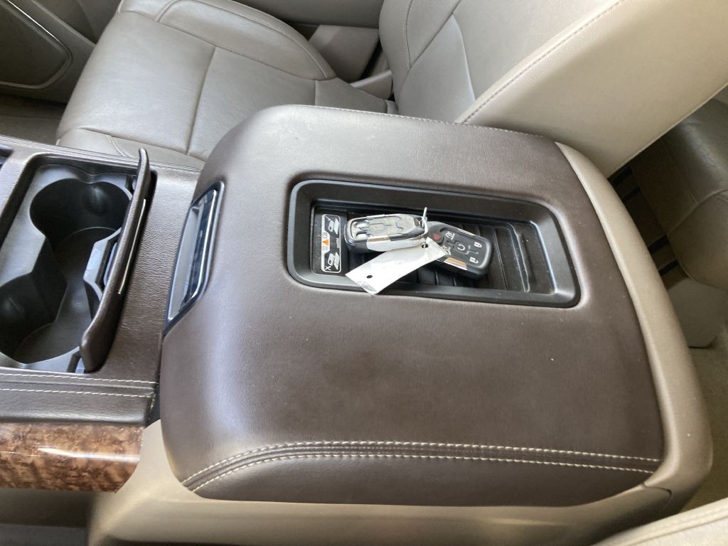 2017 Chevrolet Suburban Image 40