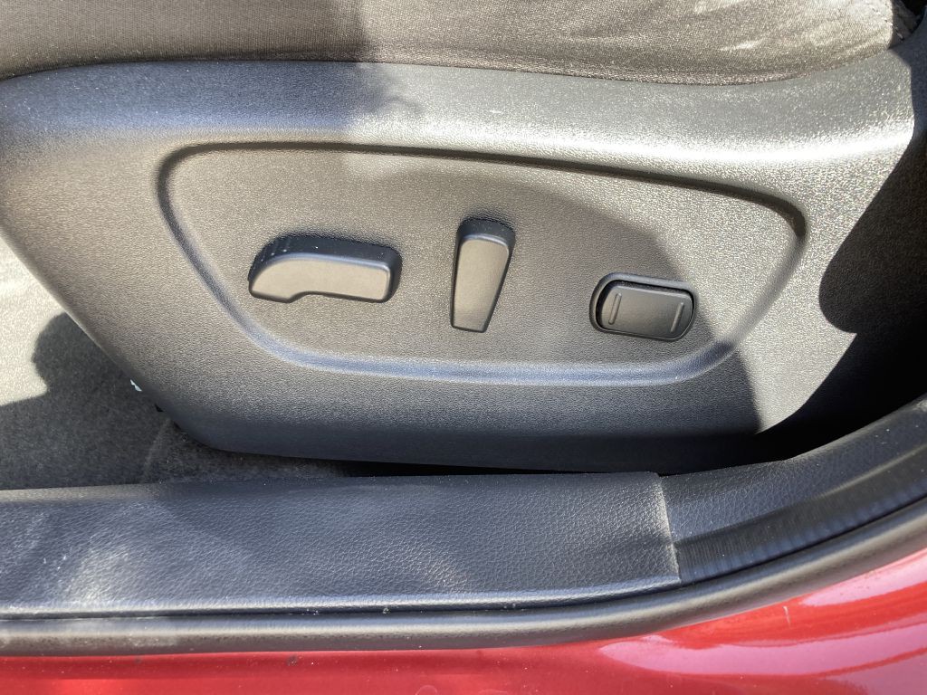 2016 Nissan Rogue Image 15