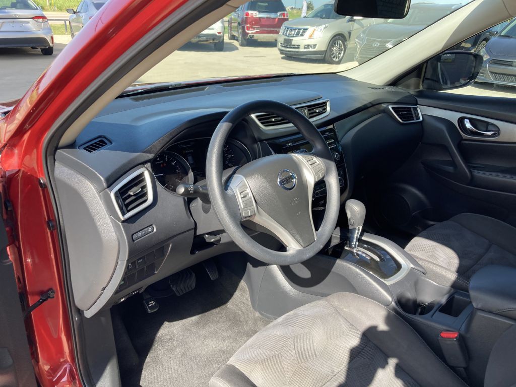 2016 Nissan Rogue Image 16