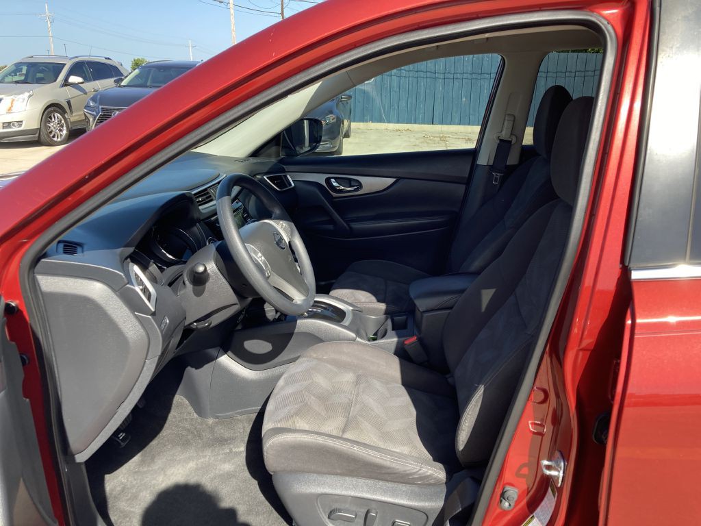 2016 Nissan Rogue Image 18