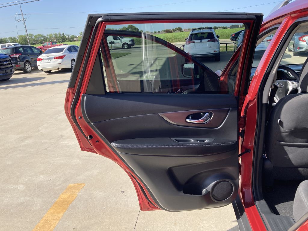 2016 Nissan Rogue Image 19