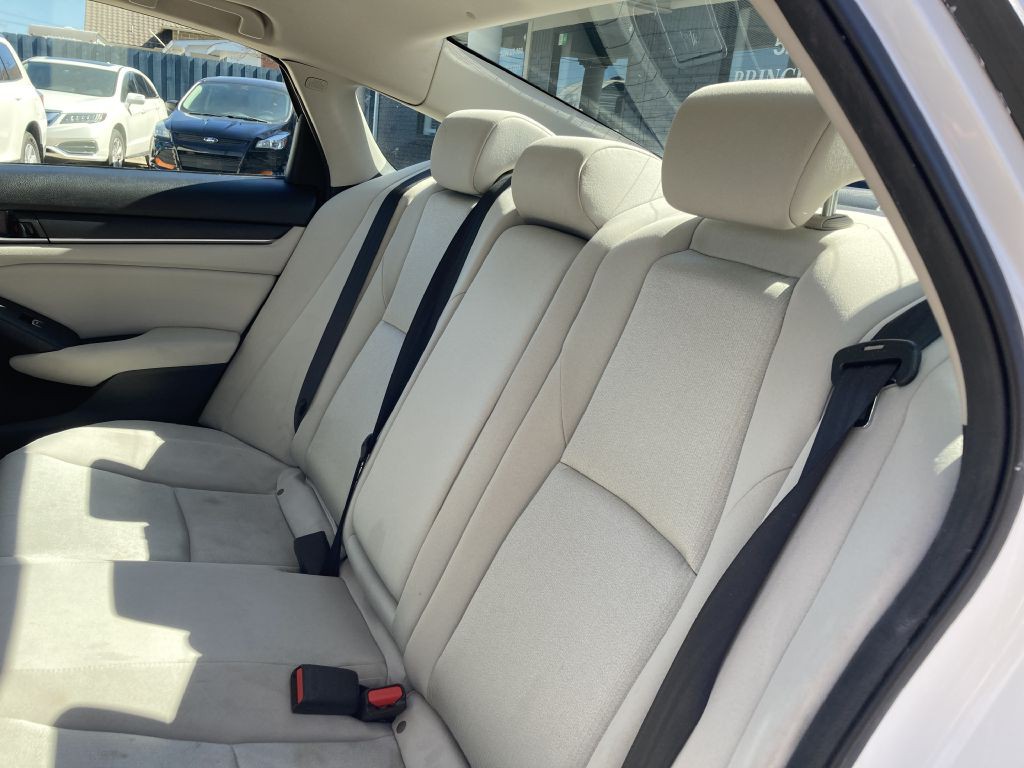2018 Honda Accord Image 17