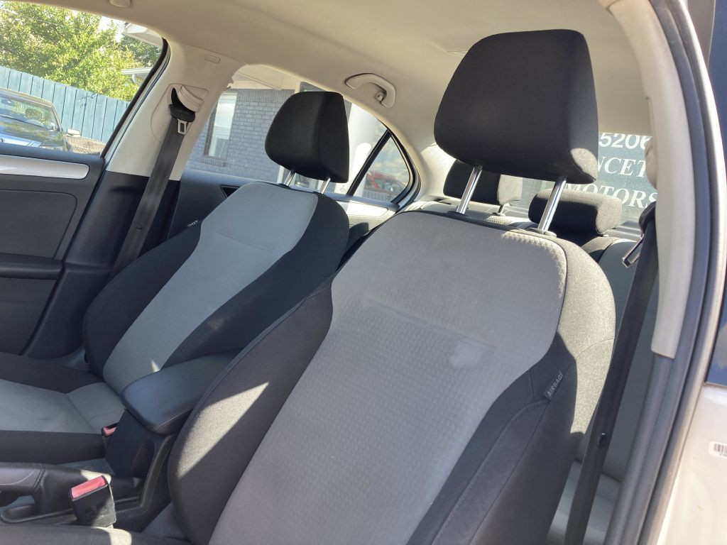 2017 Volkswagen Jetta Image 16