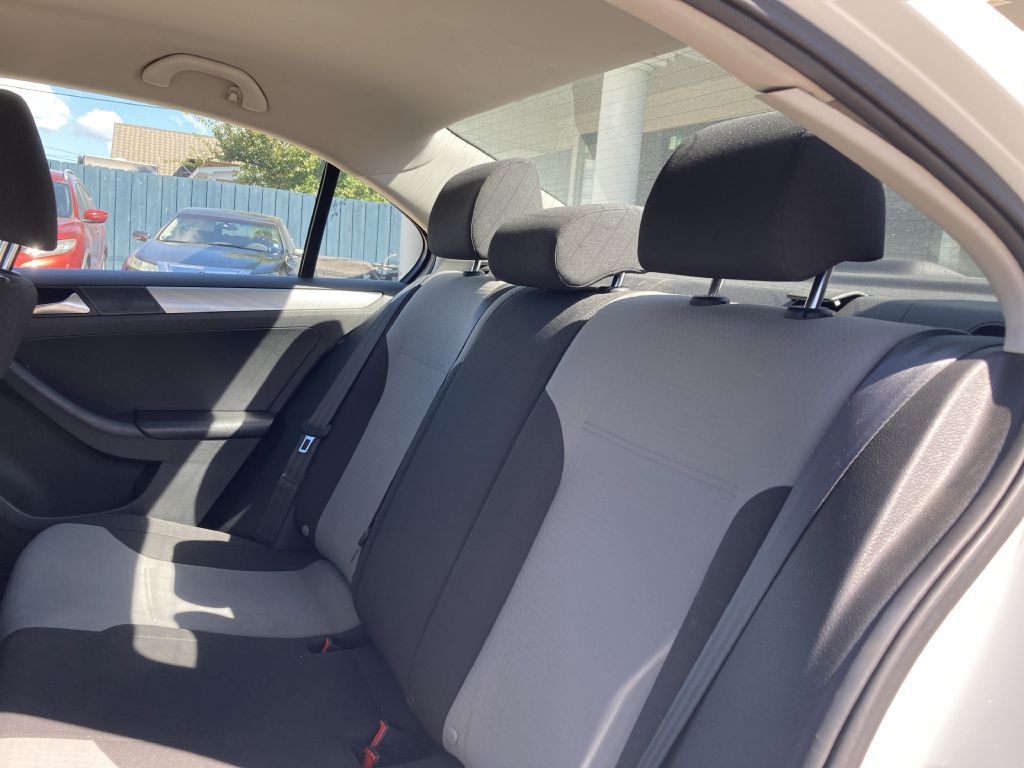 2017 Volkswagen Jetta Image 17