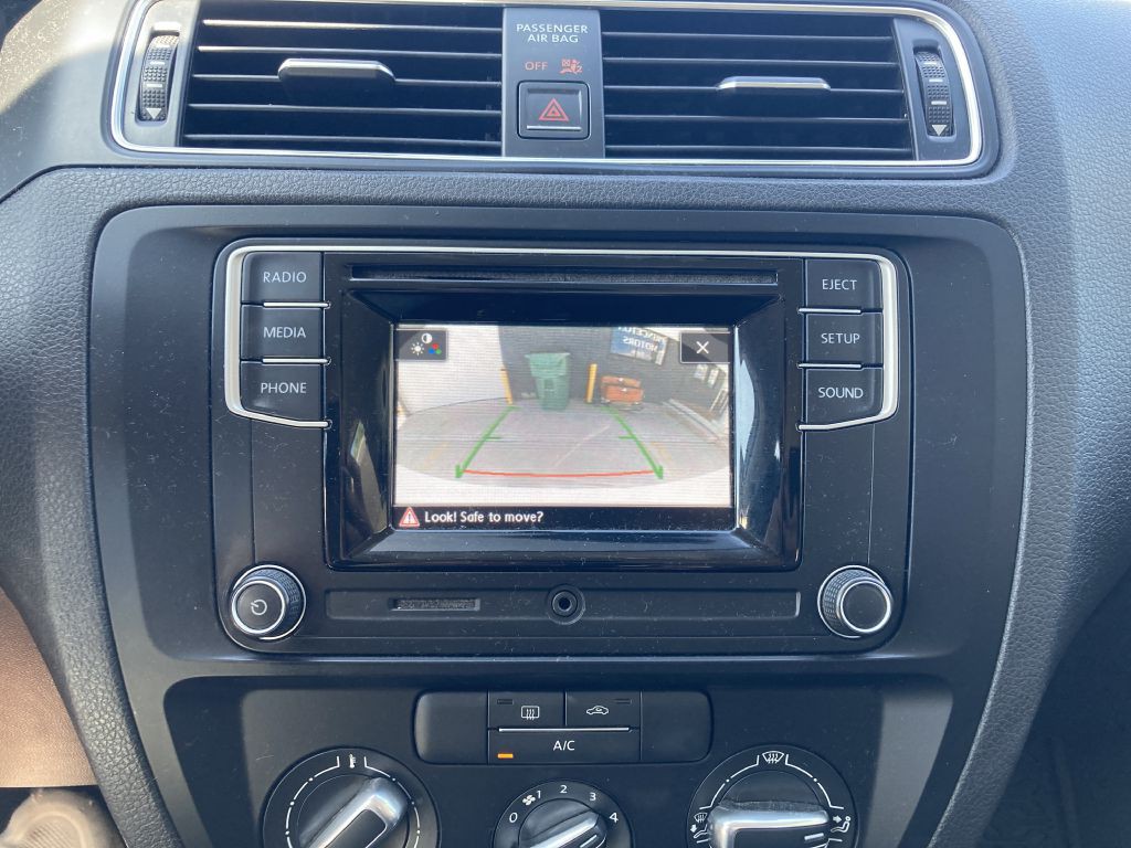 2017 Volkswagen Jetta Image 24