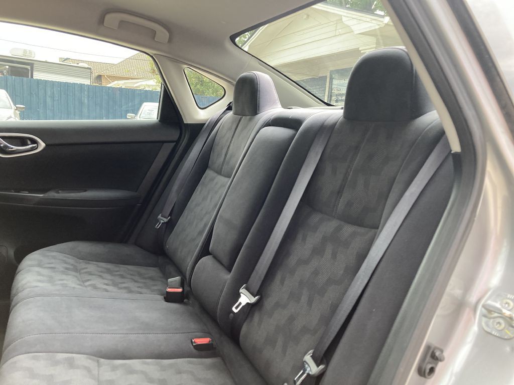 2013 Nissan Sentra Image 19