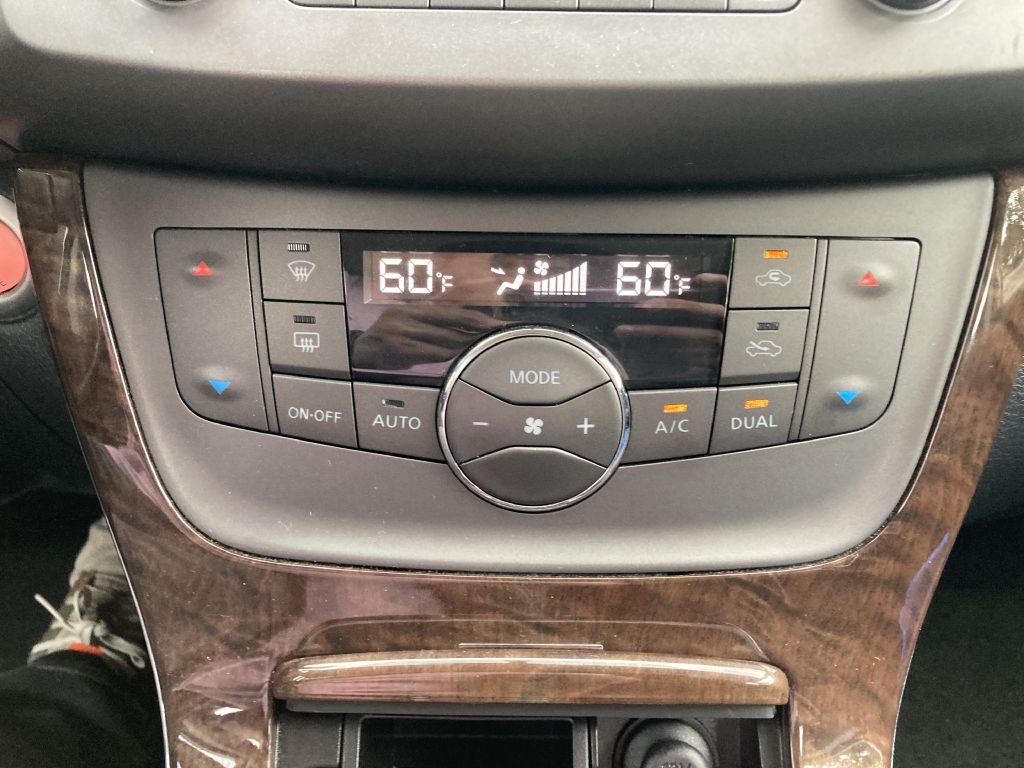 2013 Nissan Sentra Image 27