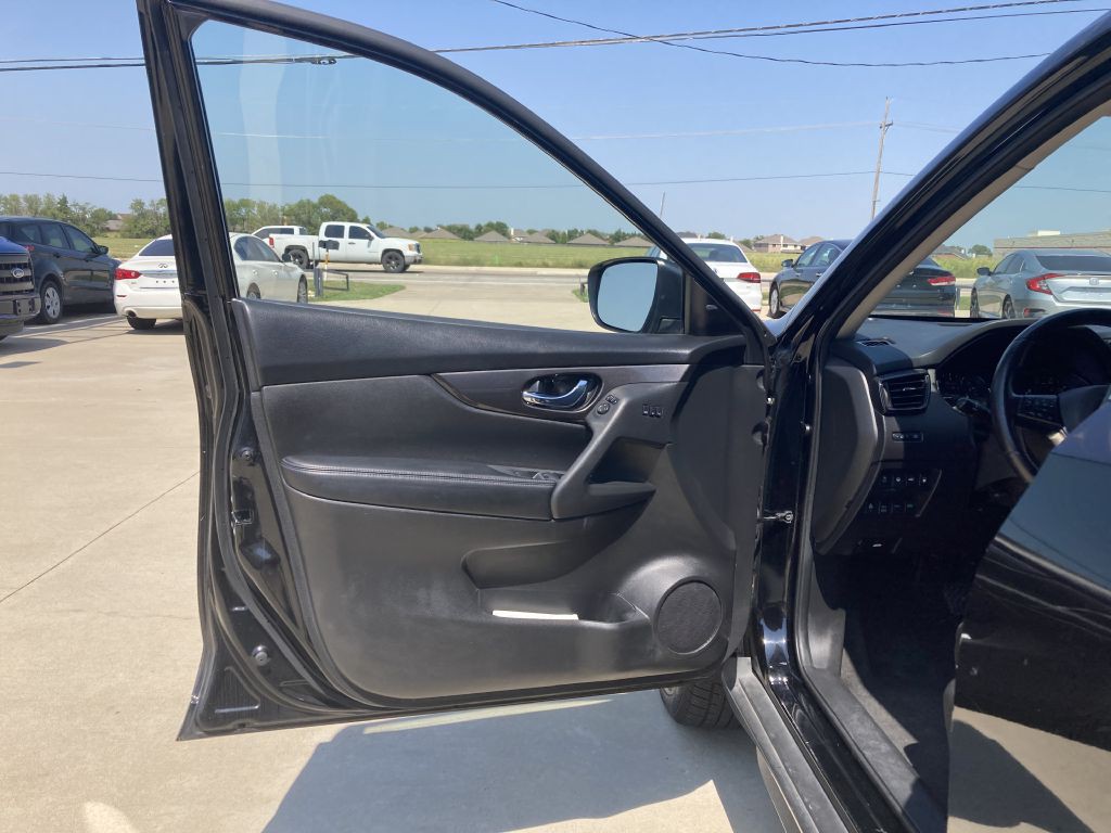 2019 Nissan Rogue Image 14