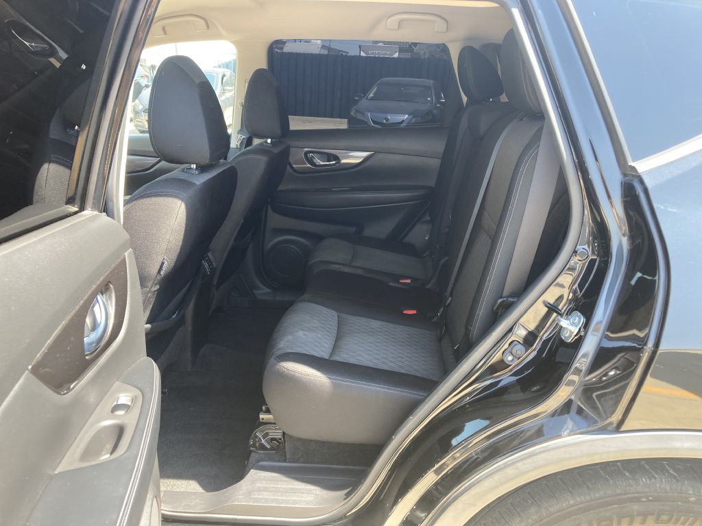 2019 Nissan Rogue Image 21