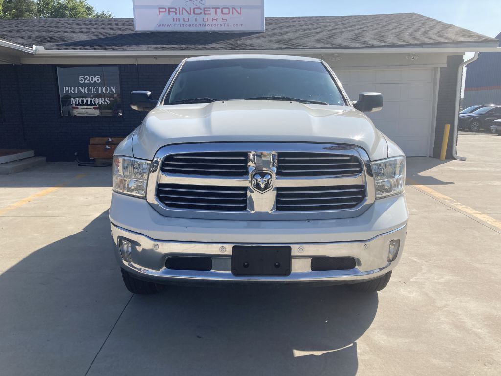 2016 RAM 1500 Image 2