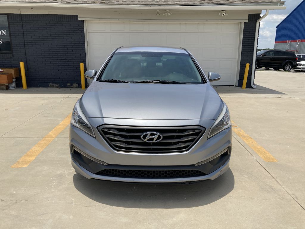 2016 Hyundai Sonata Image 2