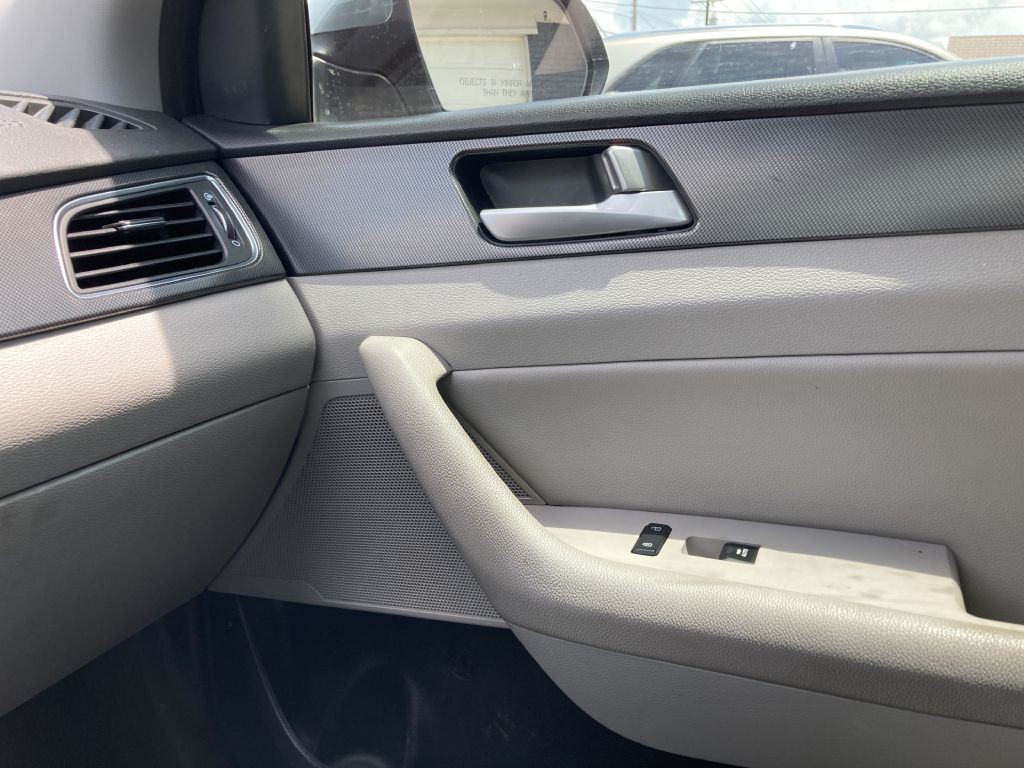 2016 Hyundai Sonata Image 18