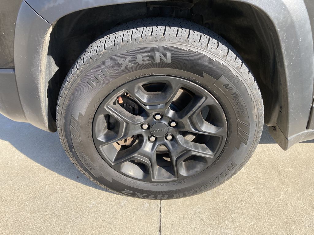 2019 Jeep Cherokee Image 13