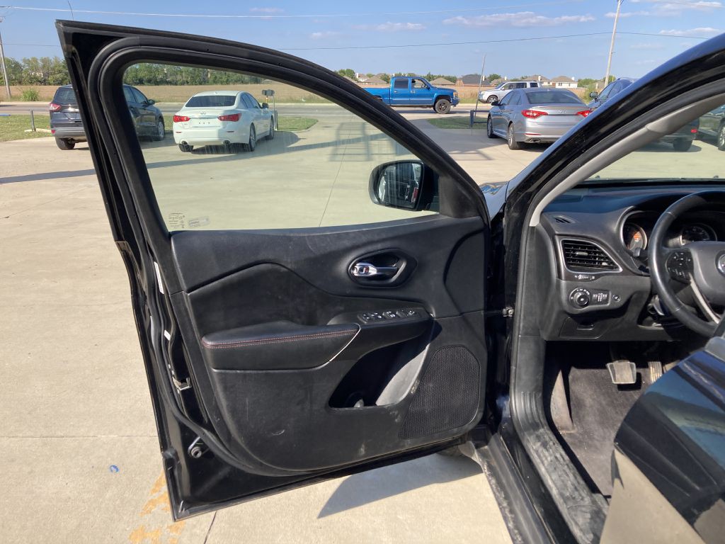 2019 Jeep Cherokee Image 14