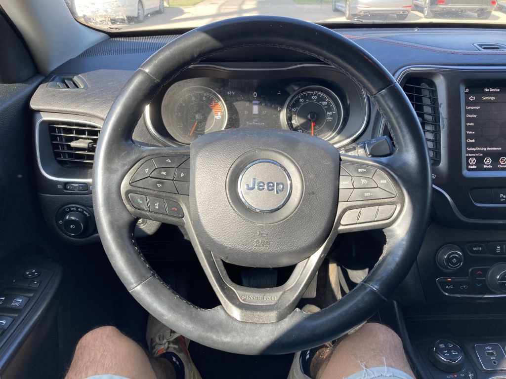 2019 Jeep Cherokee Image 16