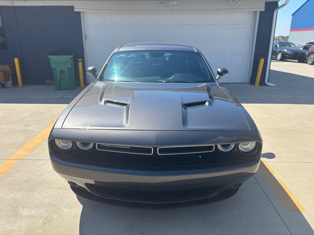 2021 Dodge Challenger Image 3
