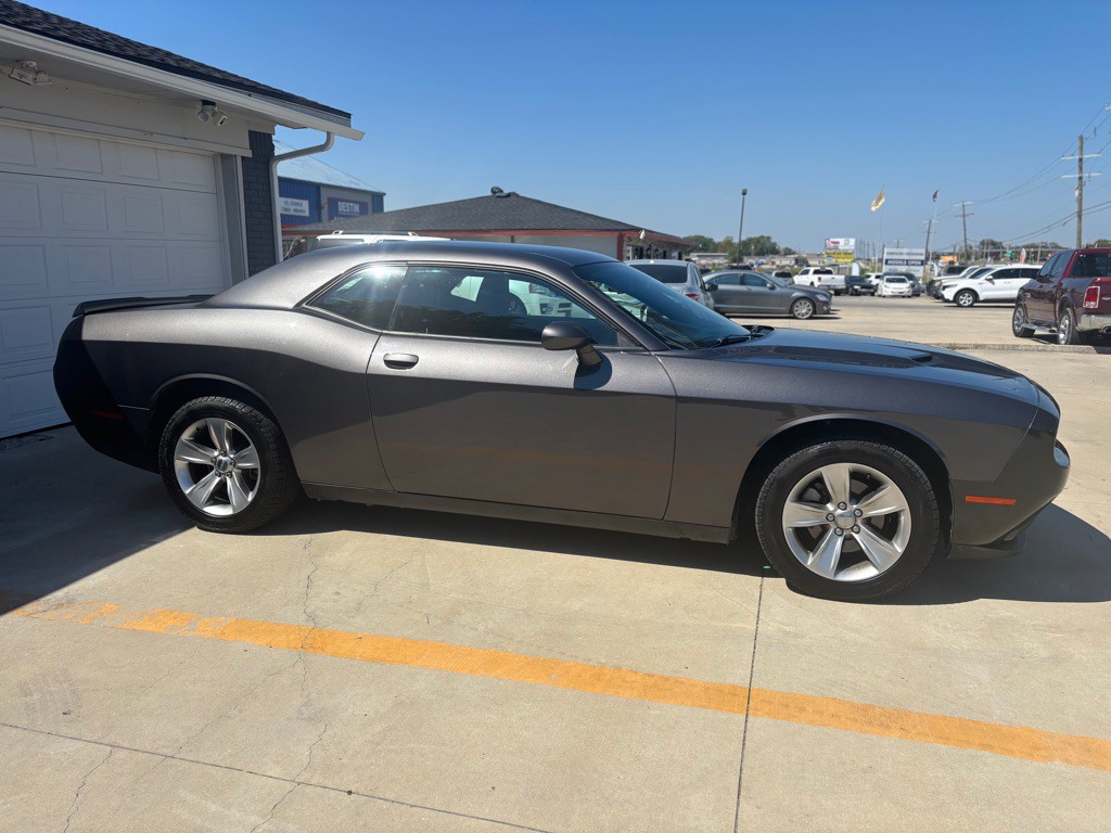 2021 Dodge Challenger Image 5