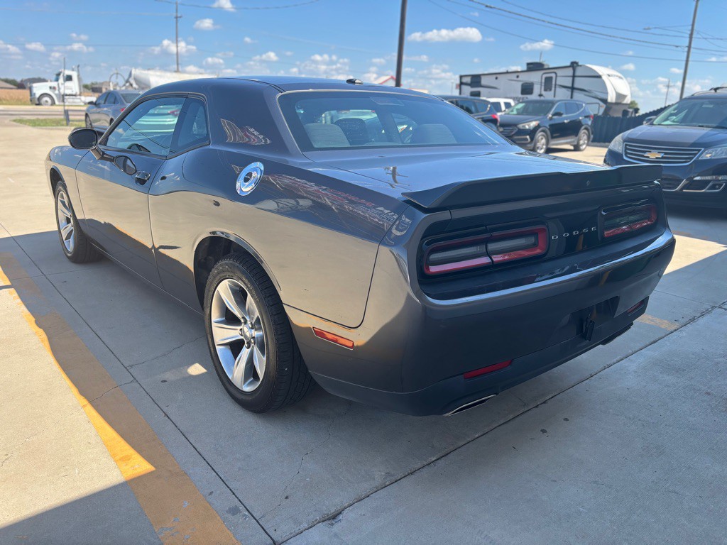 2021 Dodge Challenger Image 8