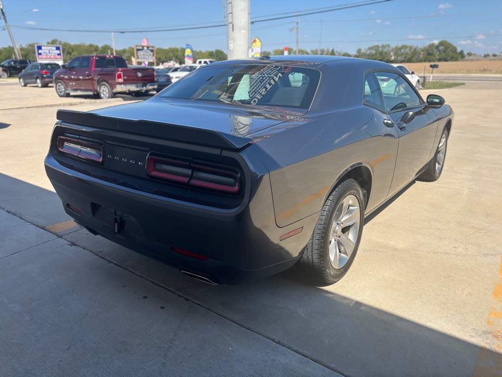 2021 Dodge Challenger Image 9