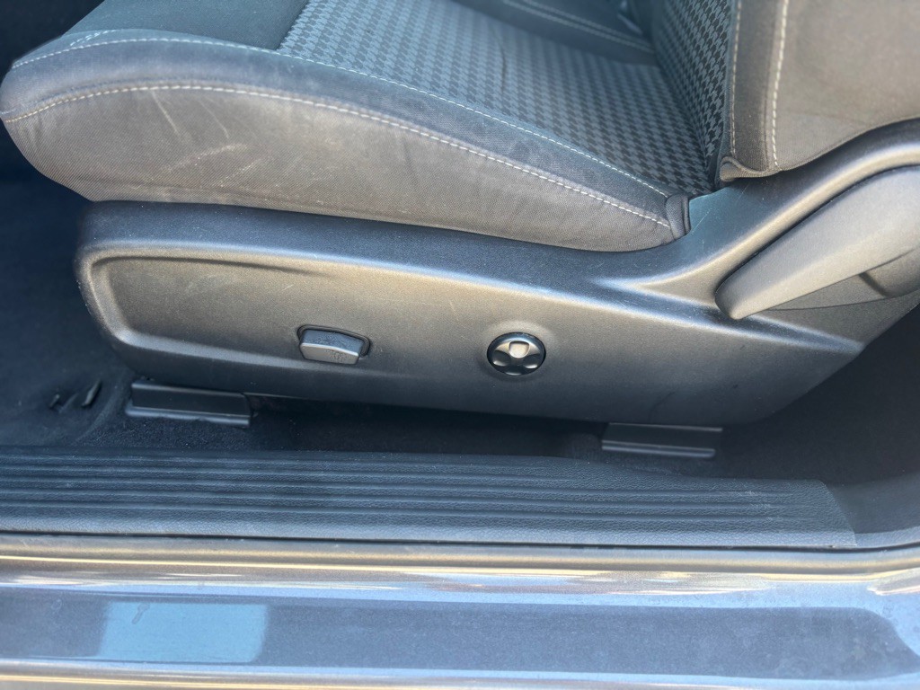 2021 Dodge Challenger Image 10
