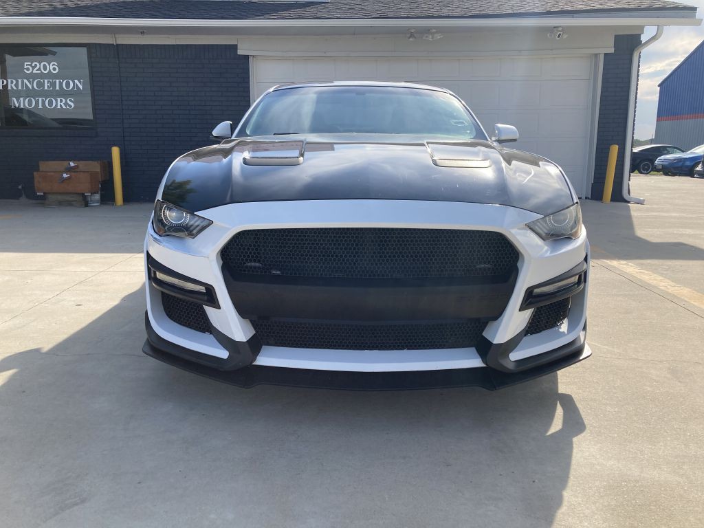 2018 Ford Mustang Image 2