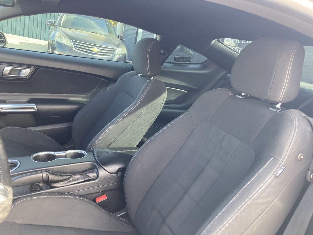 2018 Ford Mustang Image 16