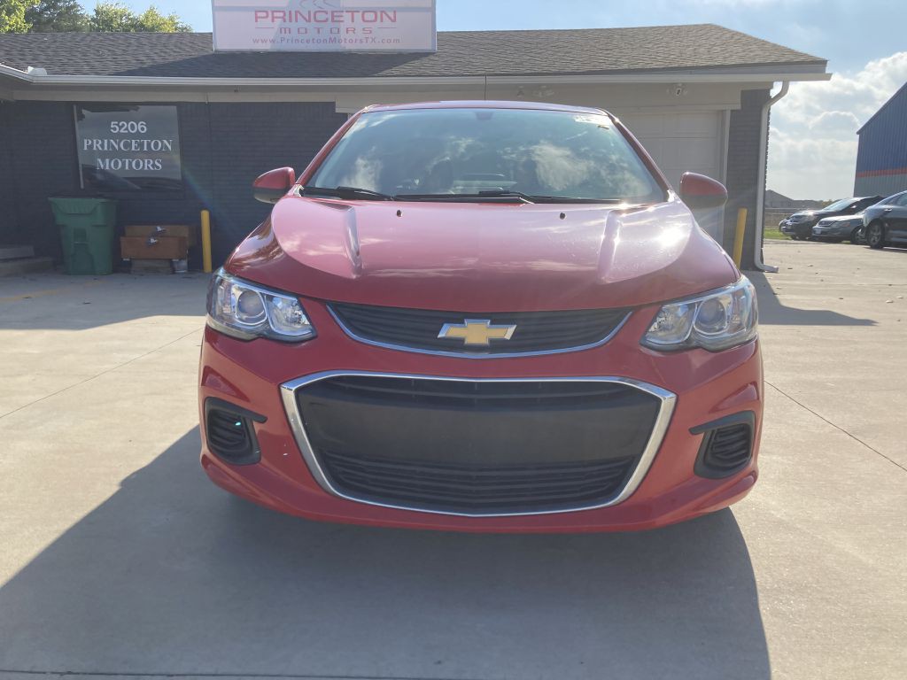 2020 Chevrolet Sonic Image 2