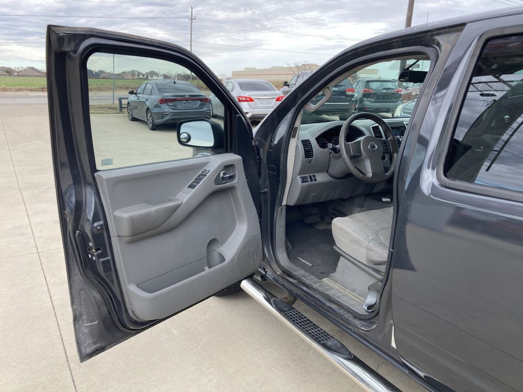 2012 Nissan Frontier Image 13