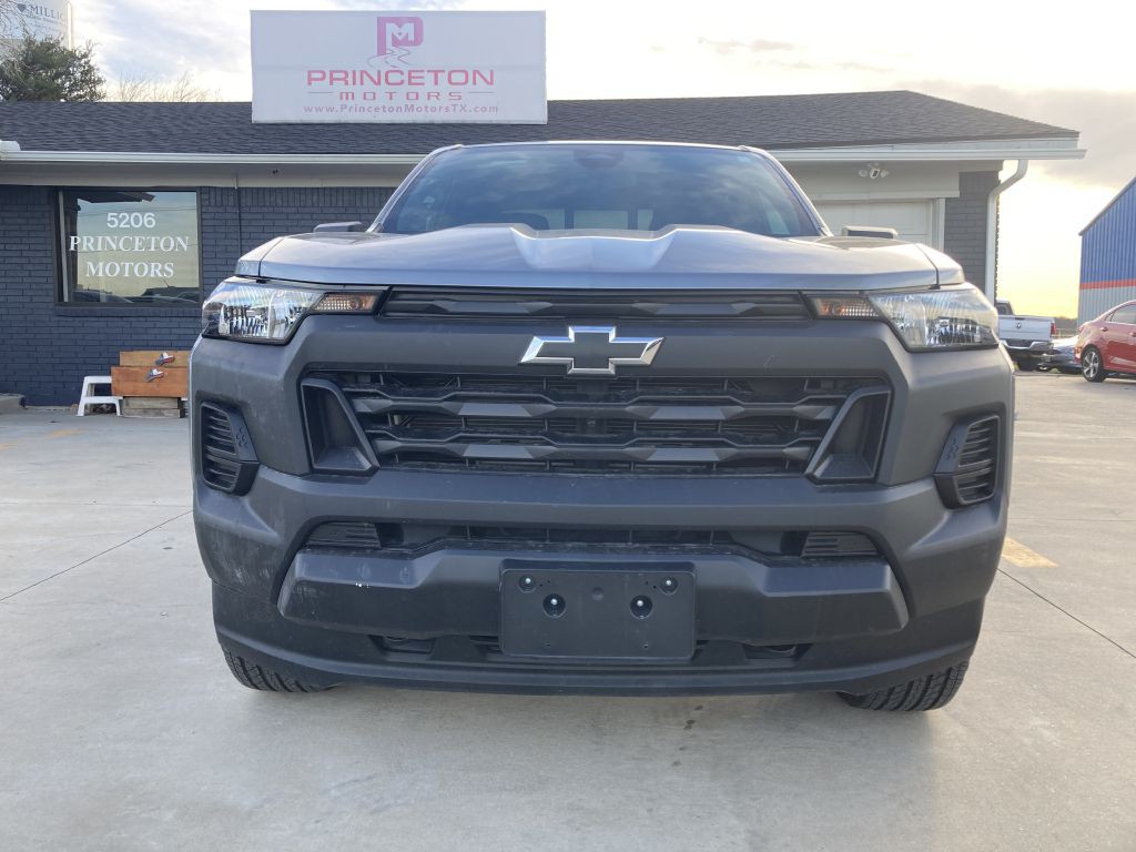 2023 Chevrolet Colorado Image 2