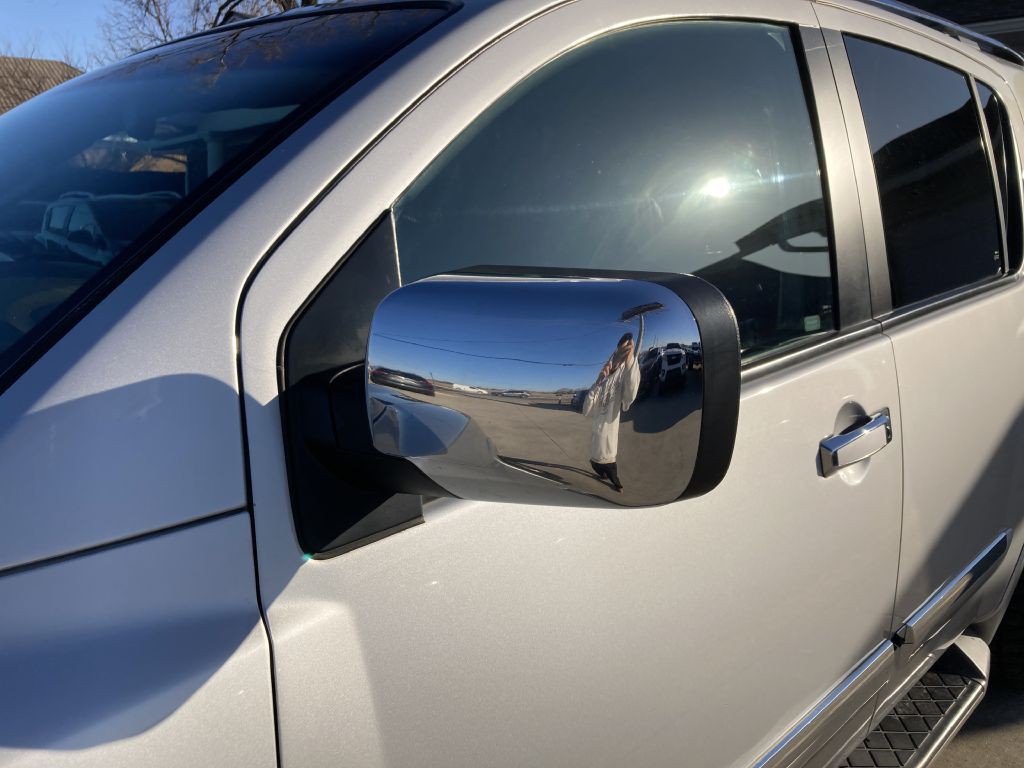 2015 Nissan Armada Image 11