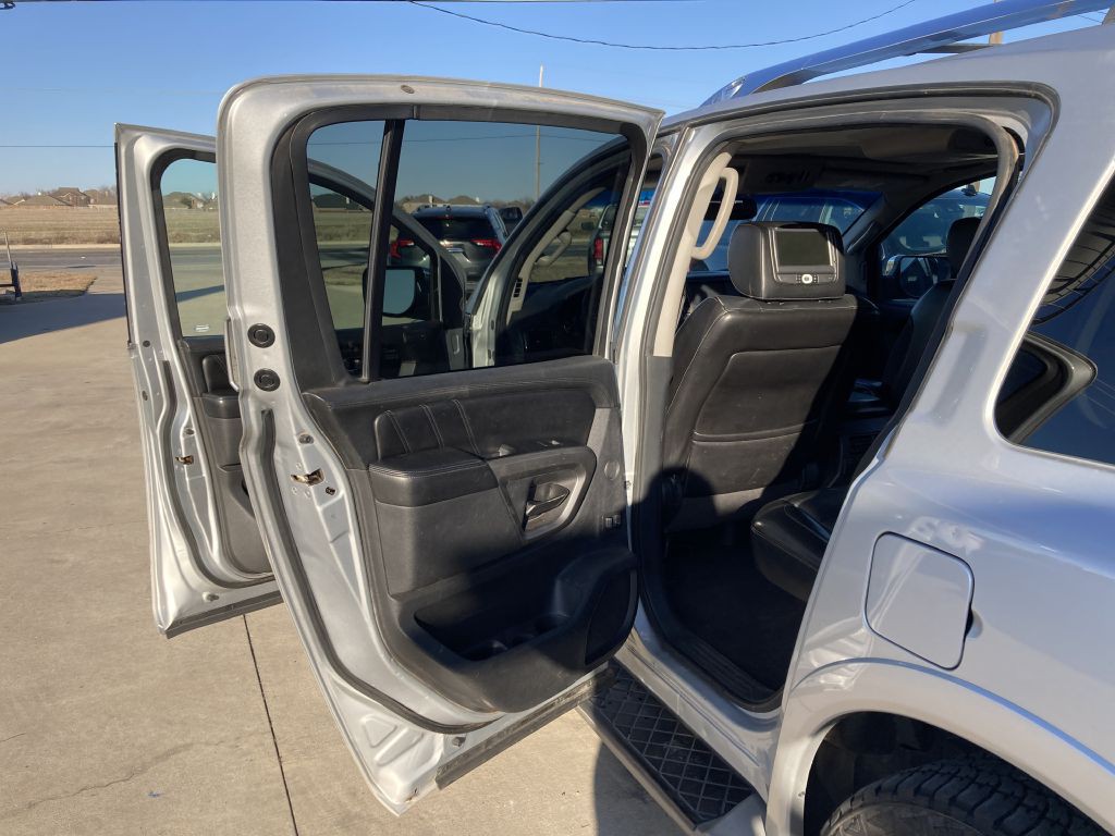 2015 Nissan Armada Image 17
