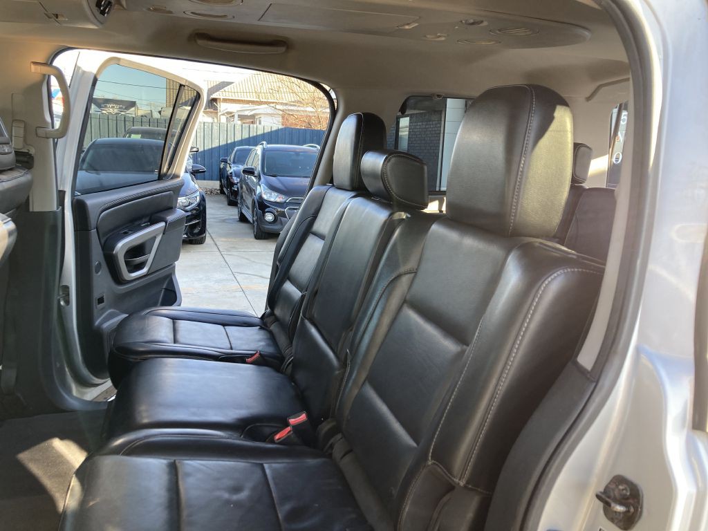 2015 Nissan Armada Image 19