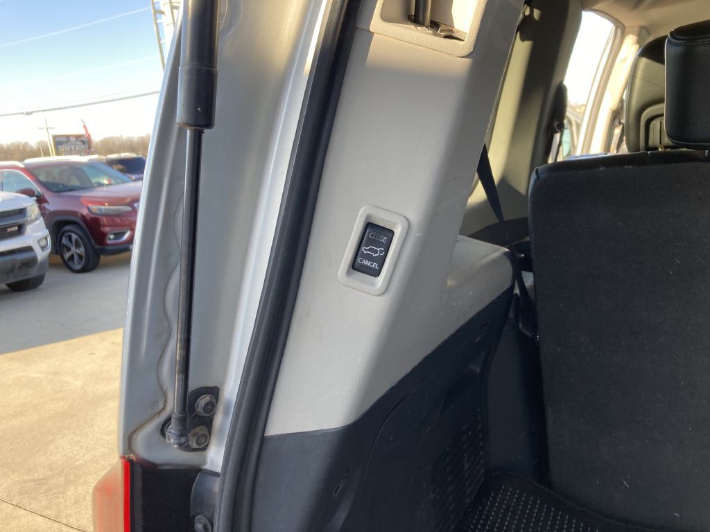 2015 Nissan Armada Image 23