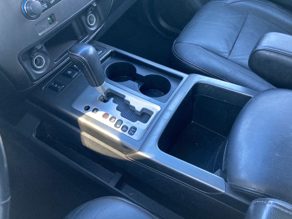 2015 Nissan Armada Image 41