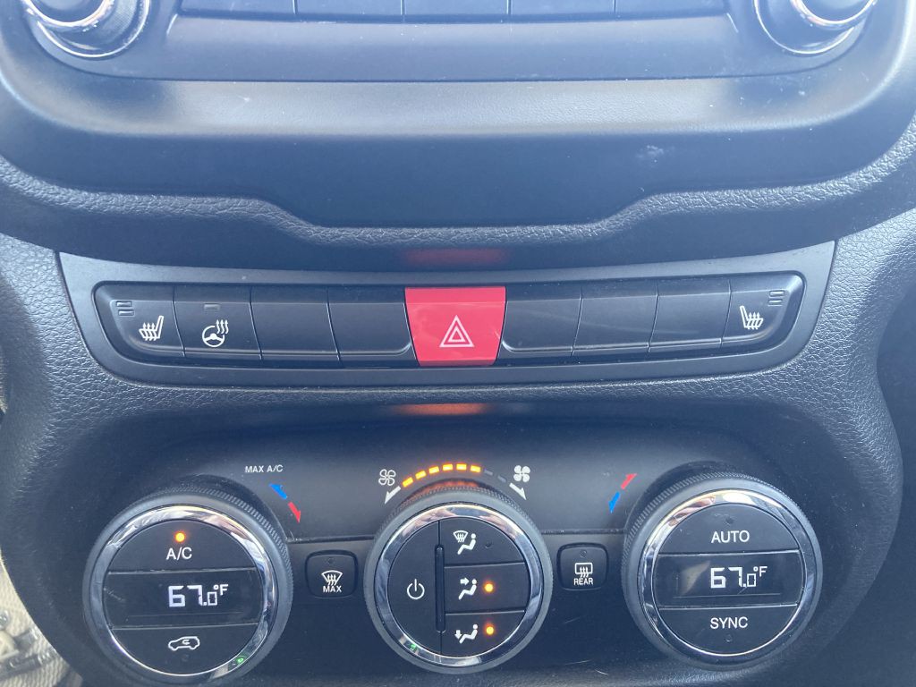 2017 Jeep Renegade Image 31