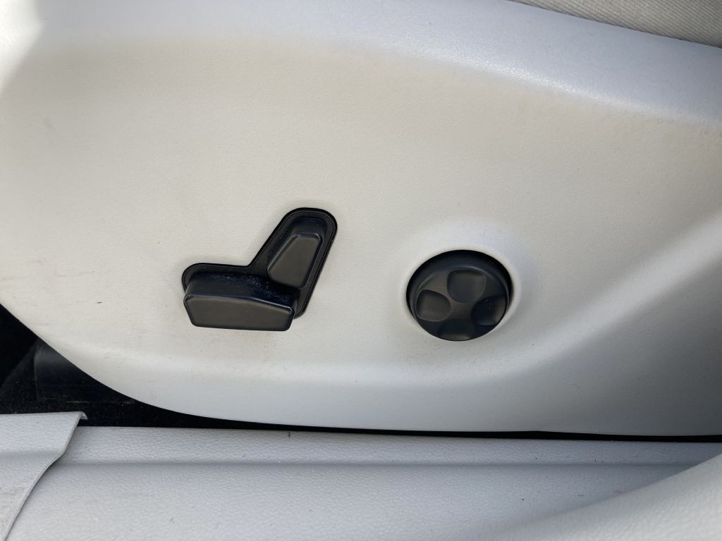 2019 Jeep Cherokee Image 16