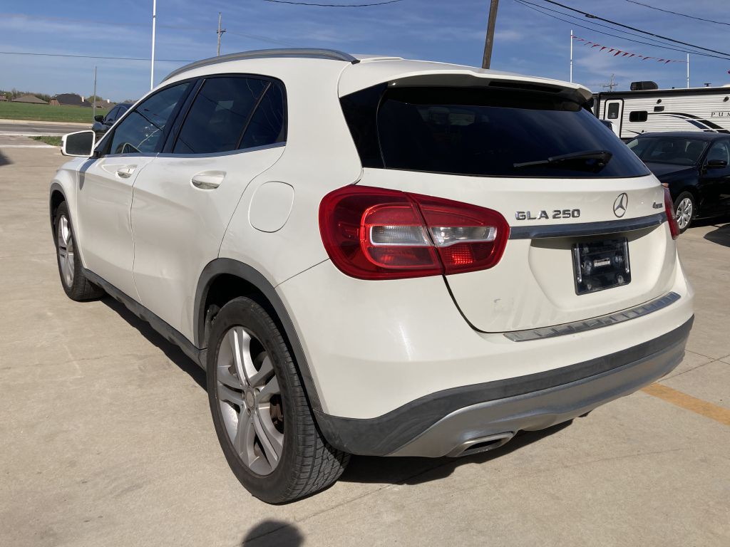2015 Mercedes-Benz GLA-Class Image 11