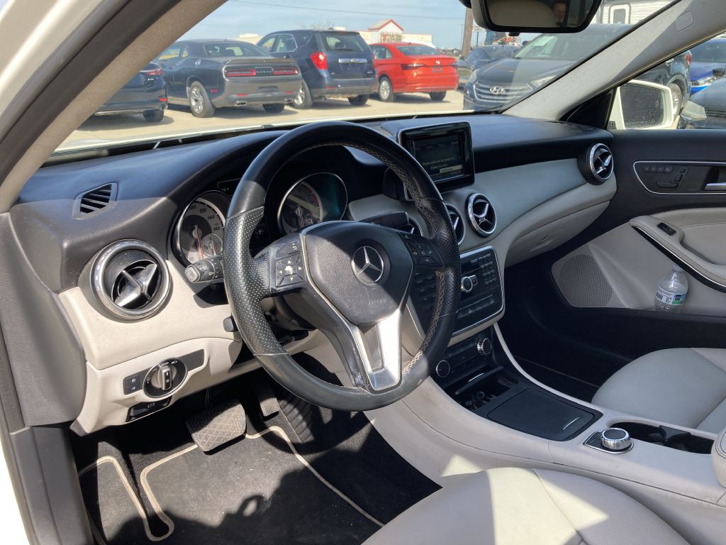 2015 Mercedes-Benz GLA-Class Image 15