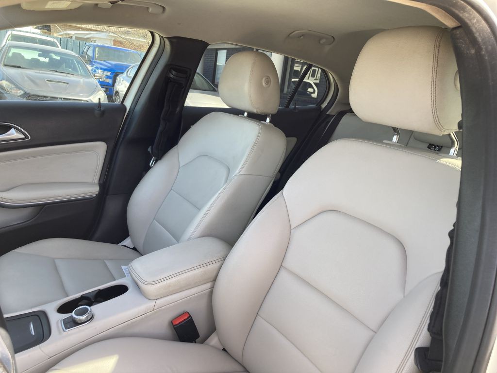 2015 Mercedes-Benz GLA-Class Image 16