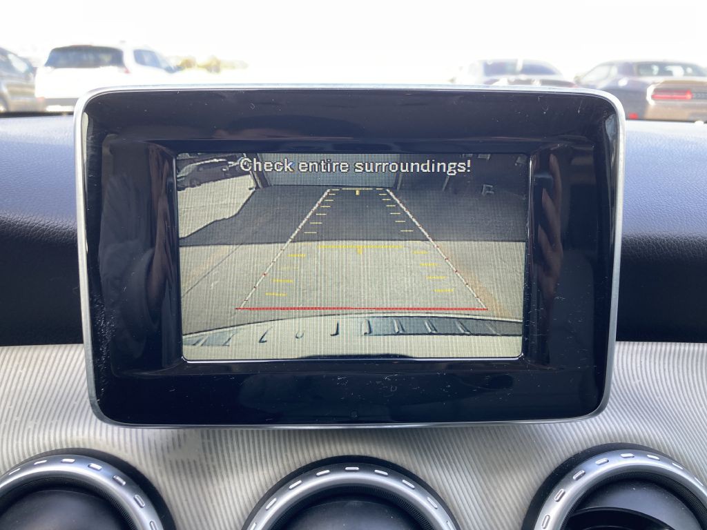 2015 Mercedes-Benz GLA-Class Image 26