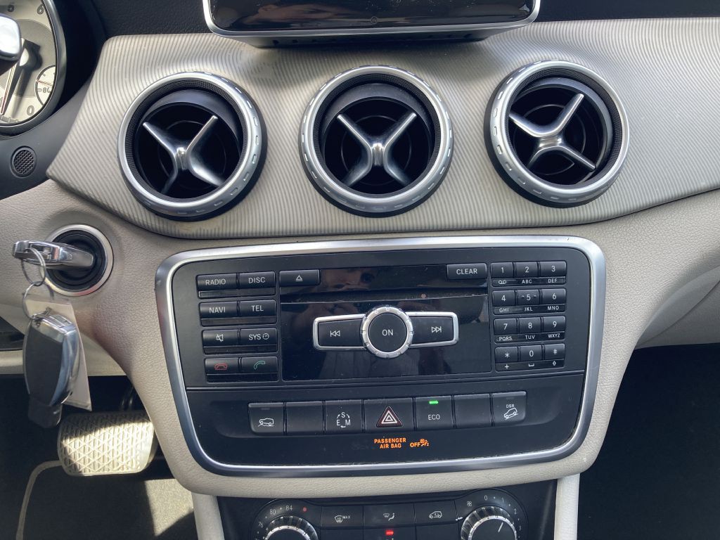 2015 Mercedes-Benz GLA-Class Image 27