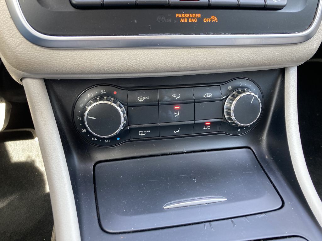 2015 Mercedes-Benz GLA-Class Image 28