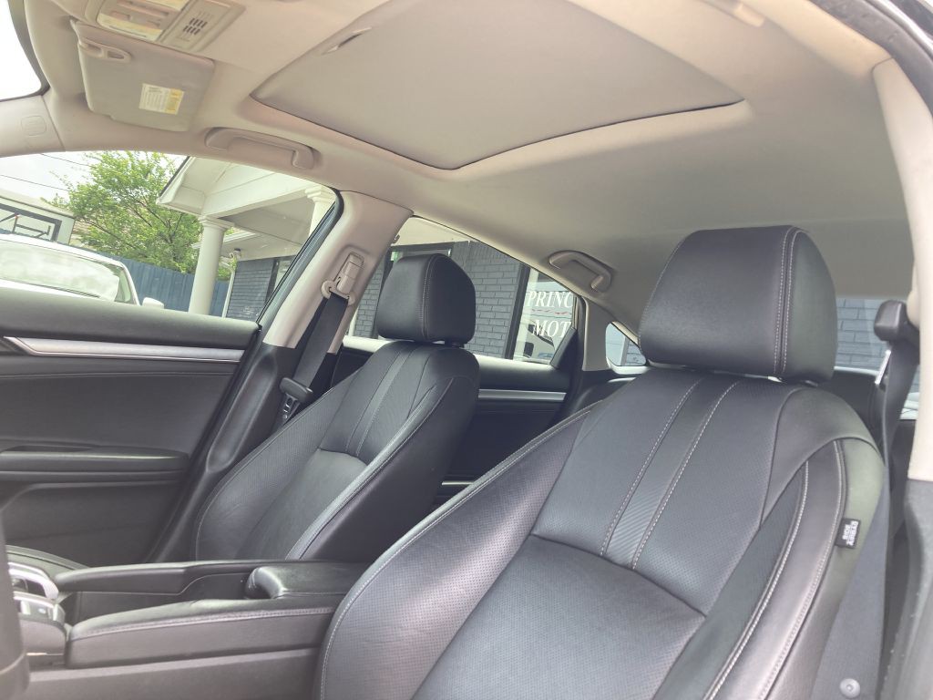 2018 Honda Civic Image 17